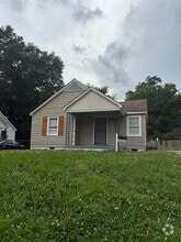 Building Photo - 1019 W Walthal Cir