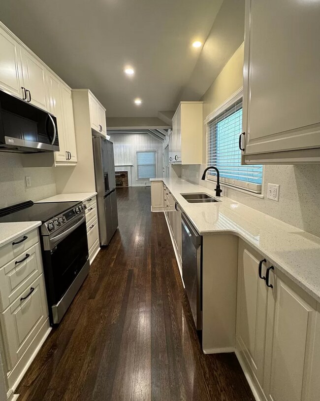 Foto del edificio - 5106 Grand Ave