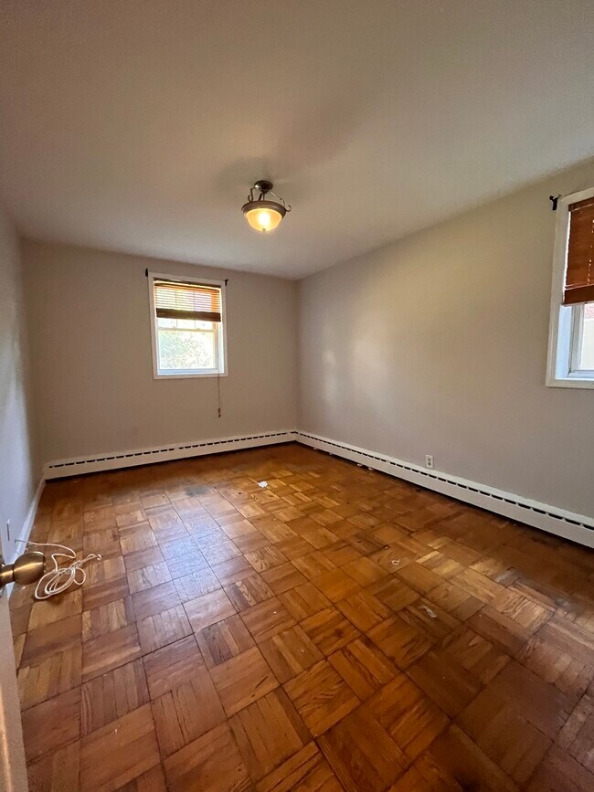 Unit 1B - 33 Duncan Ave
