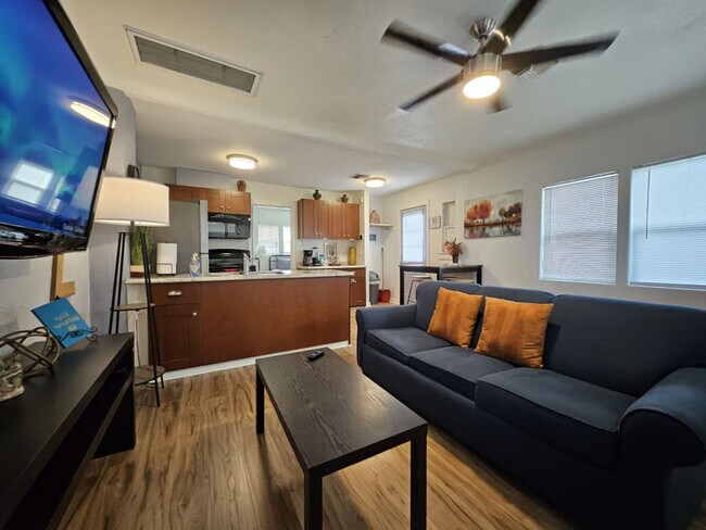 Foto del edificio - 324 N 13th Pl