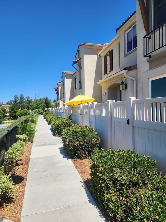 Foto del edificio - Beautiful Townhome in South Temecula with Views!