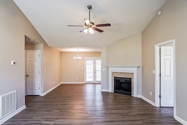 Foto del edificio - 6727 Mason Creek Rd