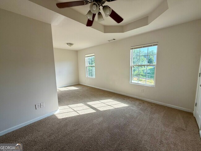 Foto del edificio - 729 Wheel House Ln