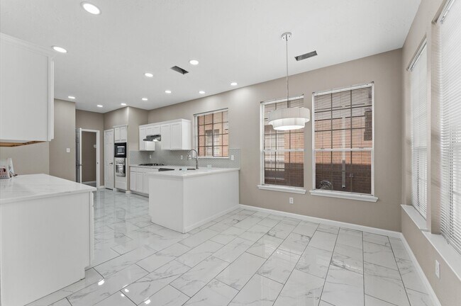 Foto del edificio - 15306 Goodman St