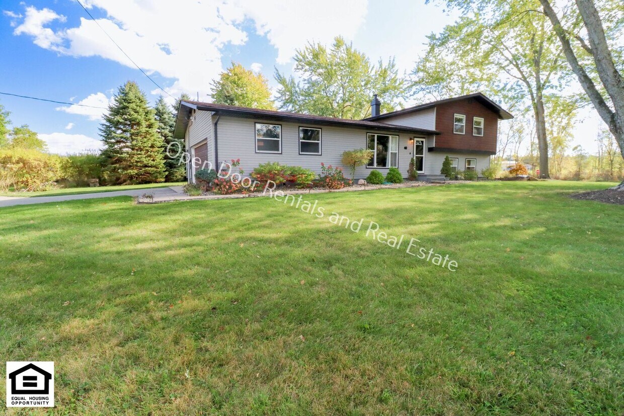 40 Ln 375 Lake James, Angola, IN 46703 House Rental in Angola, IN