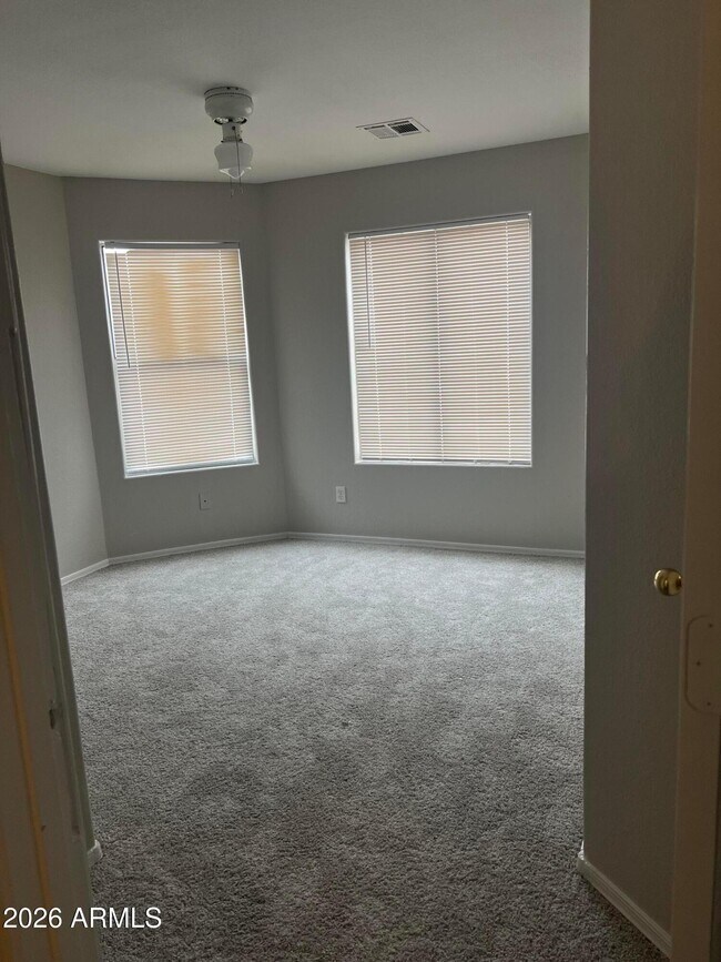 Foto del edificio - 8133 W Magnolia St