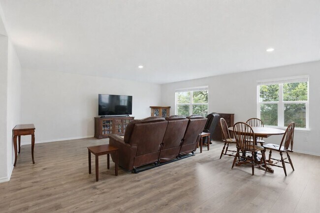 Foto del edificio - 2024 Copper Canyon Home | 3 Bed + Game Room | 2 Living Areas | 2,230 Sq Ft | Covered Patio | Comm...