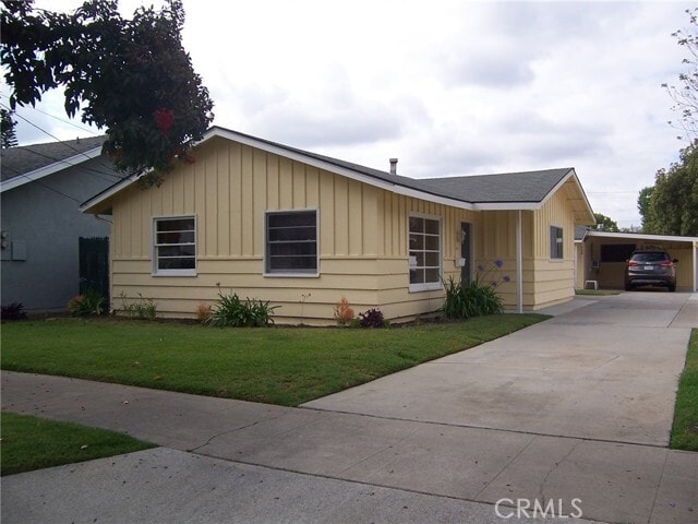 Building Photo - 730 E Almond Ave