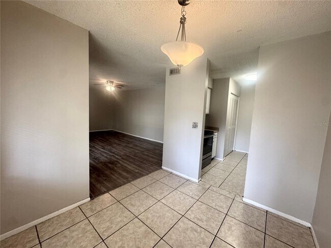 Building Photo - 5503 Pokeweed Ct