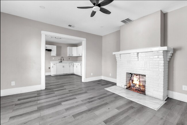 Building Photo - Charming 3-Bedroom/2-Bath Home|Section 8 Welcome| Available Now!