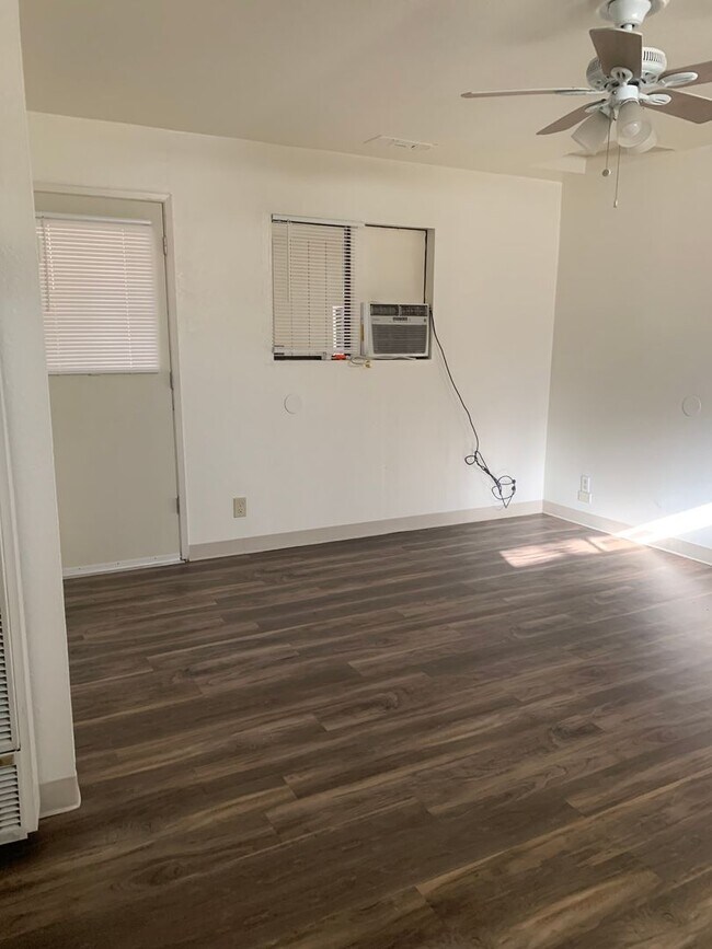 Foto del edificio - 1104 Elmer St