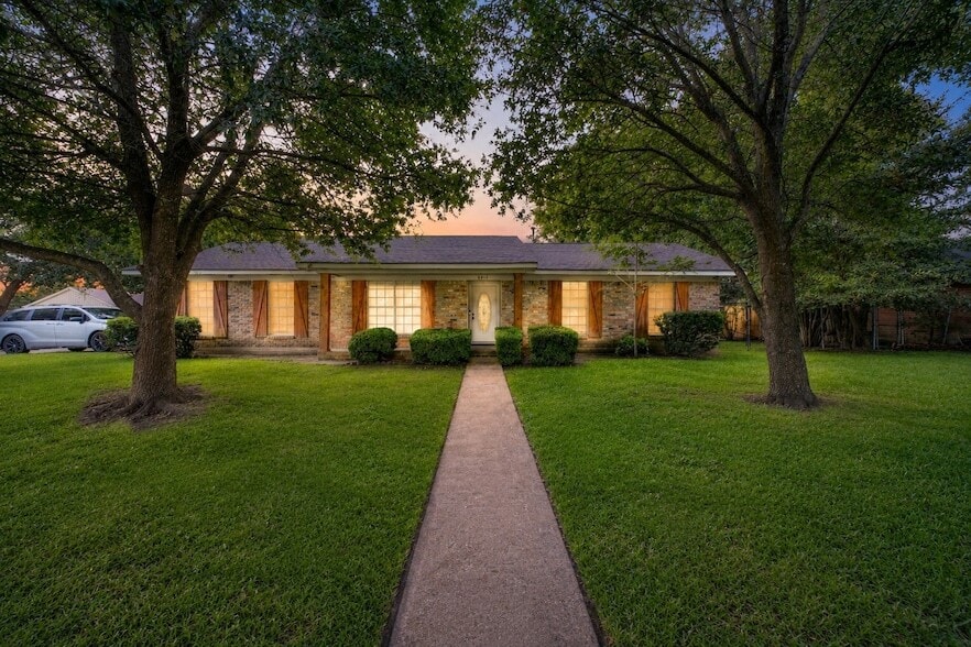 Photo - 5911 Dawnridge Drive Unit