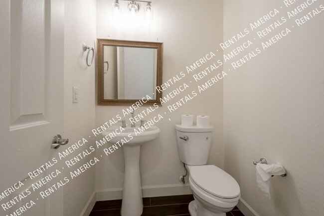 Building Photo - 4093 E Woodside Way