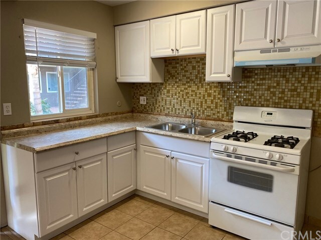 Foto principal - 18424 Normandie Ave