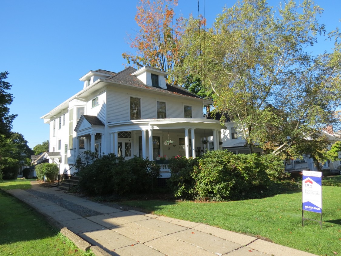 Primary Photo - 444 Chestnut St