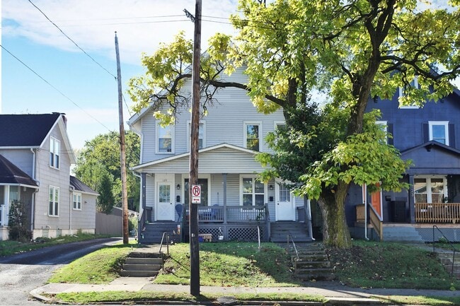 Building Photo - 127-129-129 E Hudson St