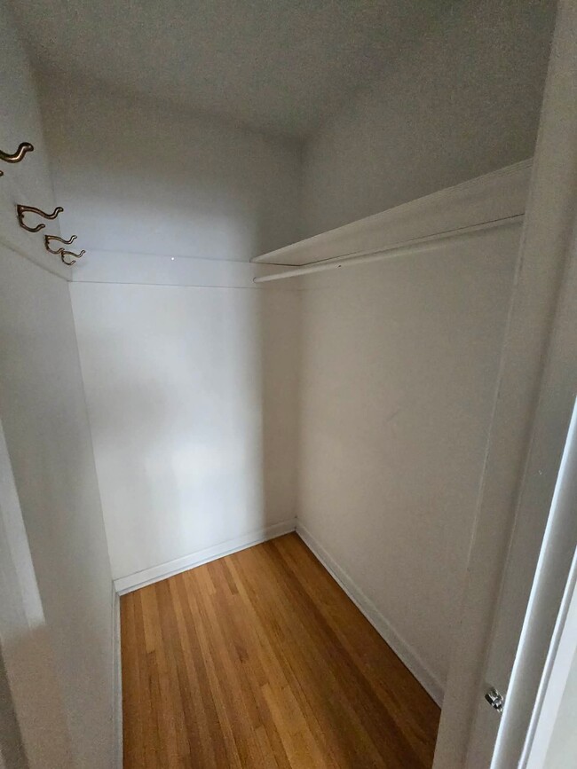 Building Photo - 246-246 Home St