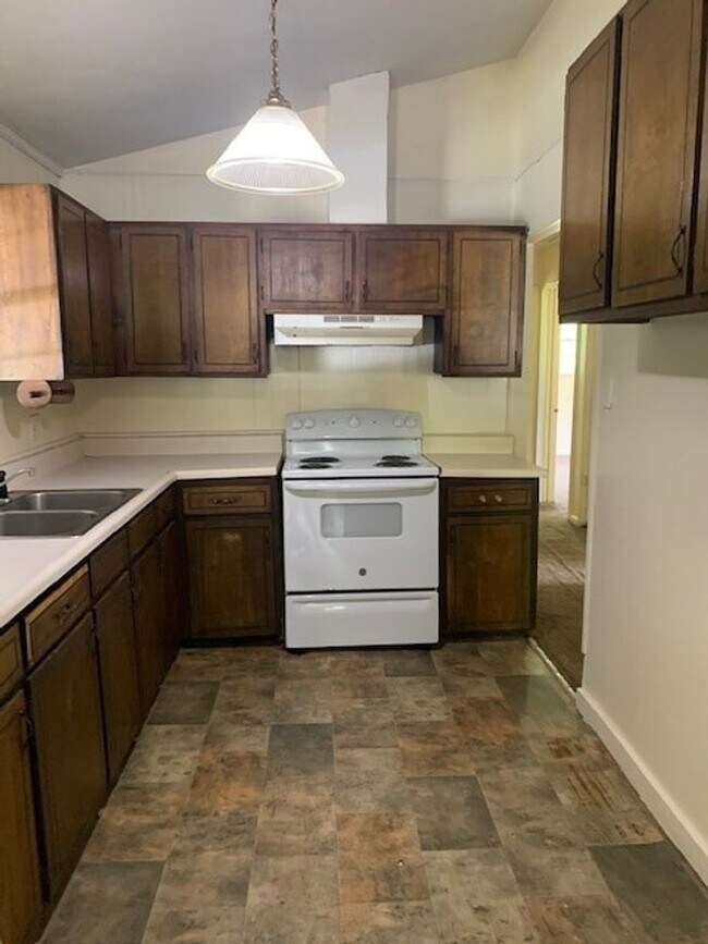 Building Photo - 3 Bedroom/1 Bath Home in Valdosta