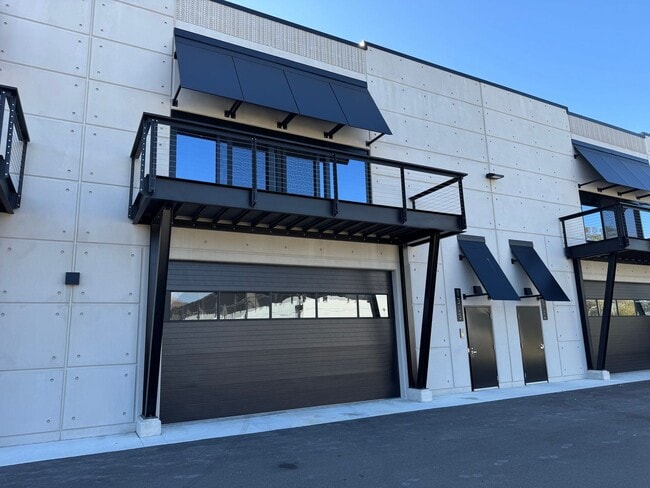 Building Photo - 6500 Motor Enclave Wy