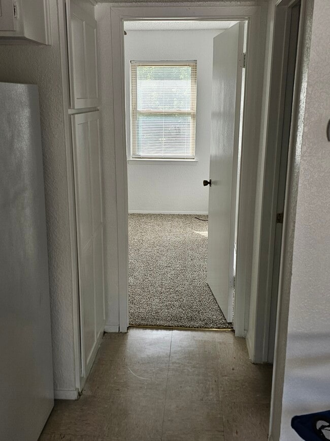 990 Shady Brook Drive Unit B, Grapevine, TX 76051 Apartments in Grapevine, TX