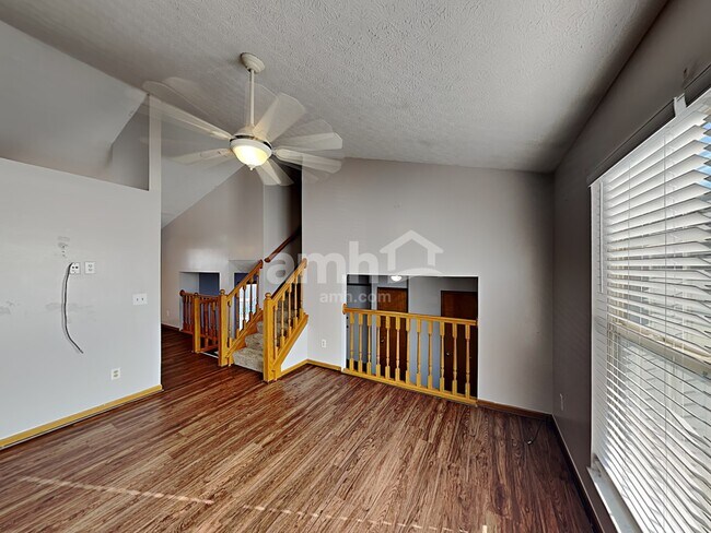 Foto del edificio - 6588 Cloverlawn Circle