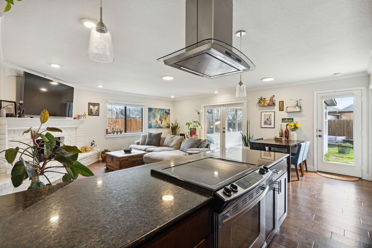 5404 STRICKLAND CIR  