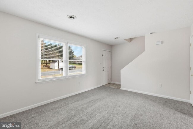 Building Photo - 405 Willow Lawn Dr