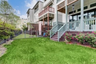 Building Photo - 1229 W 15th 1/2 St