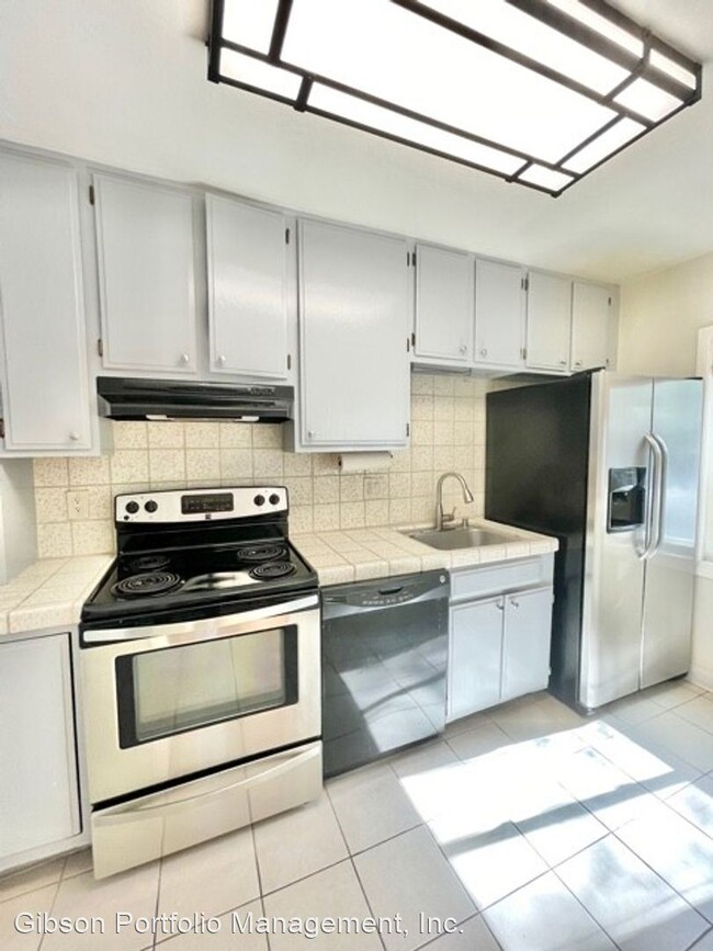 Foto del edificio - 2 br, 1 bath House - 155 N El Camino Real #5