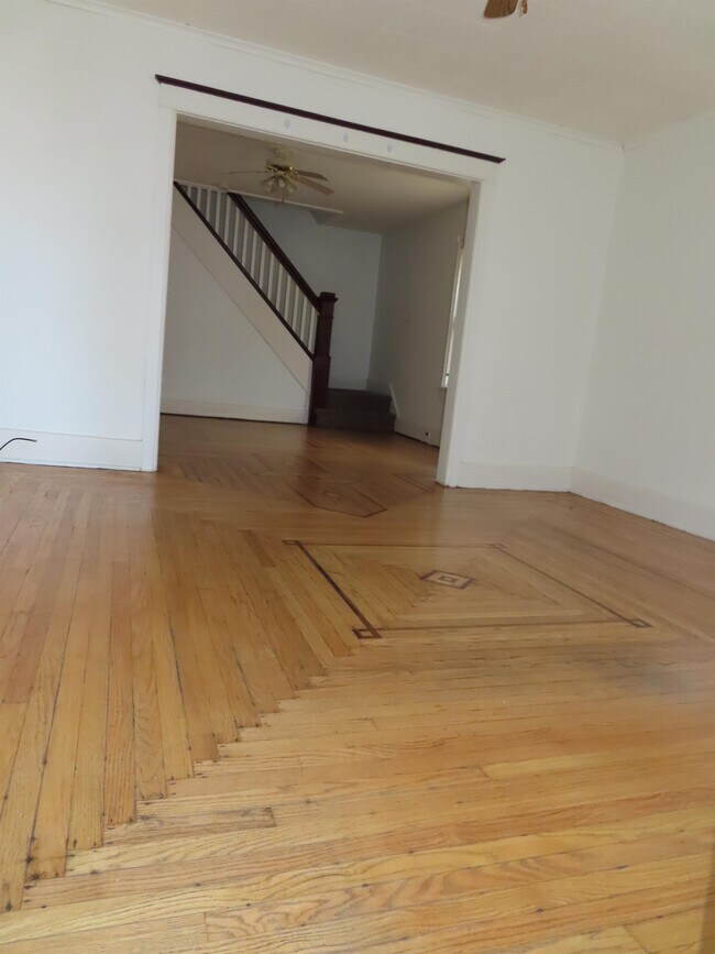 Building Photo - 32 Cortright St