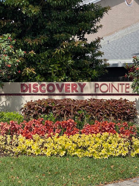 Foto del edificio - 2217 Discovery Cir W
