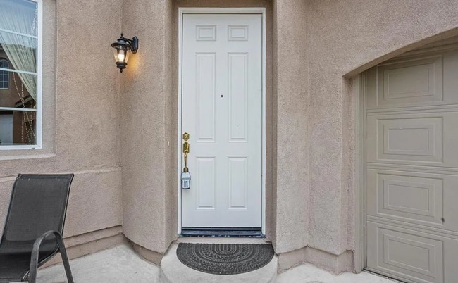 Building Photo - Available for Rent – Beautiful Gated 3BD/3BA Home Near Cal State San Marcos