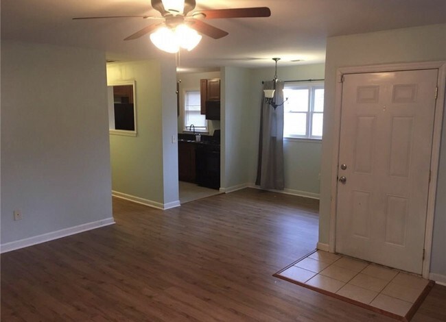 Planta abierta - 592 Spencer St NW