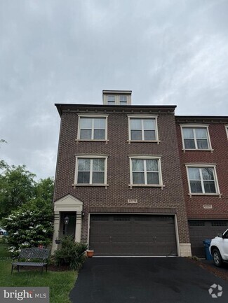 Building Photo - 42218 Castle Ridge Square