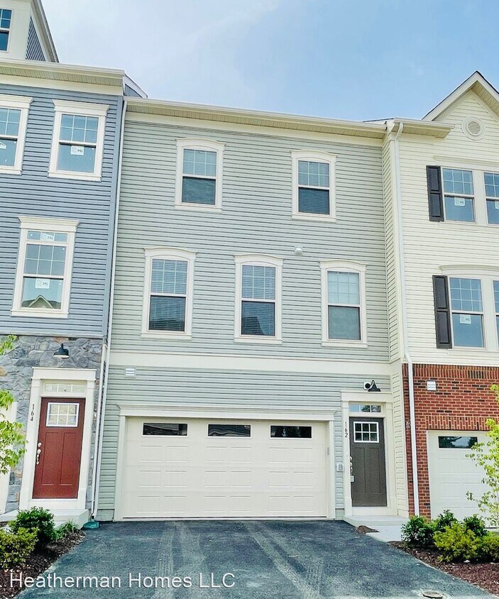 Primary Photo - 3 br, 2.5 bath House - 162 Whitson Woods P...