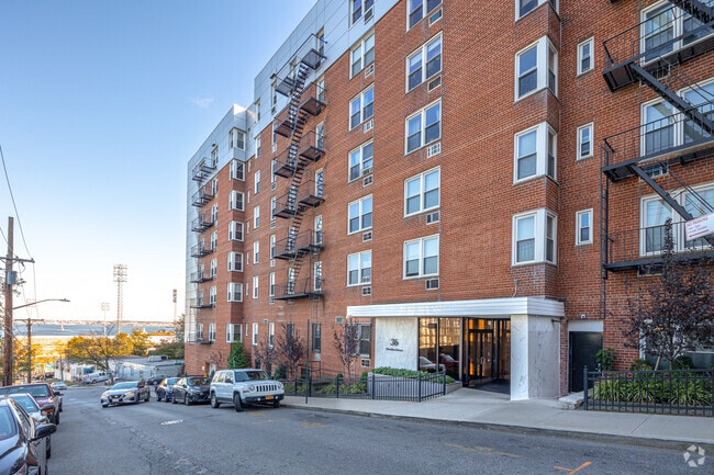 Building Photo - 36 Hamilton Avenue