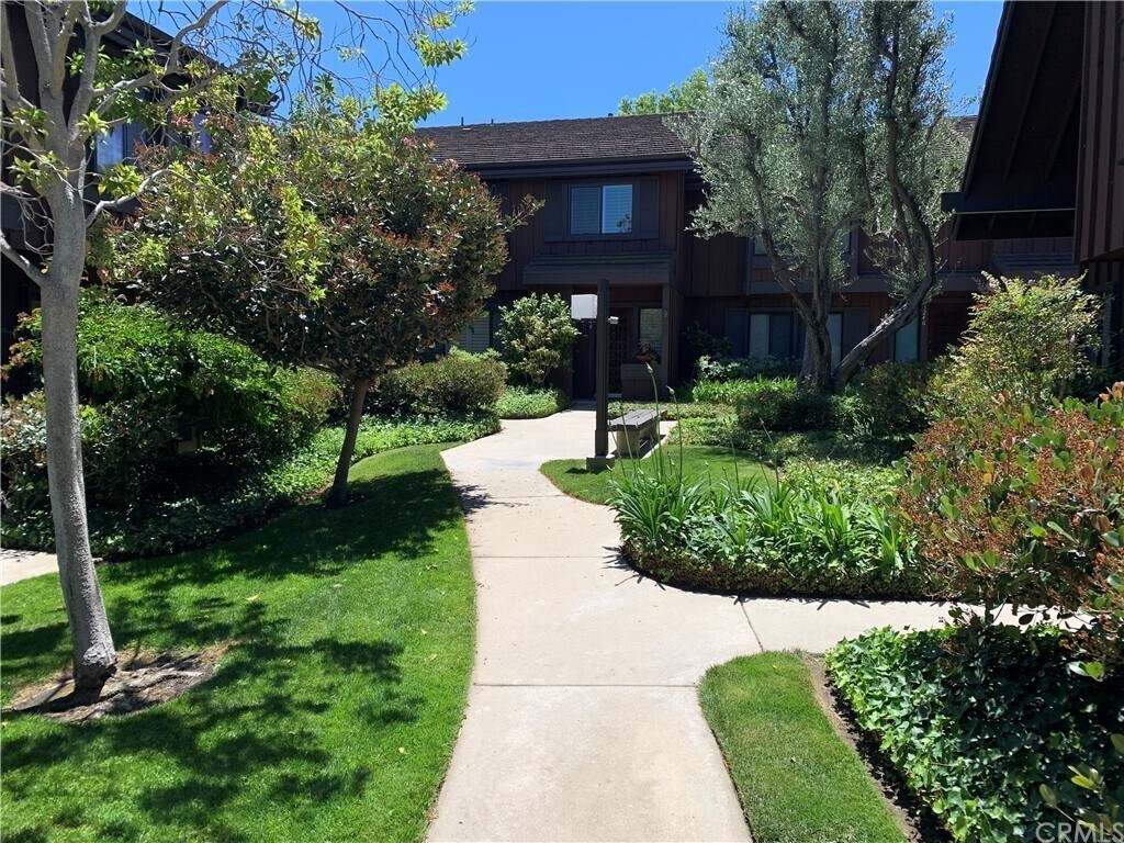 Primary Photo - 2074 Mount Shasta Dr