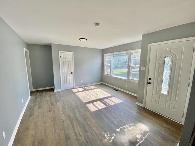 Foto del edificio - 2104 Linde St NW