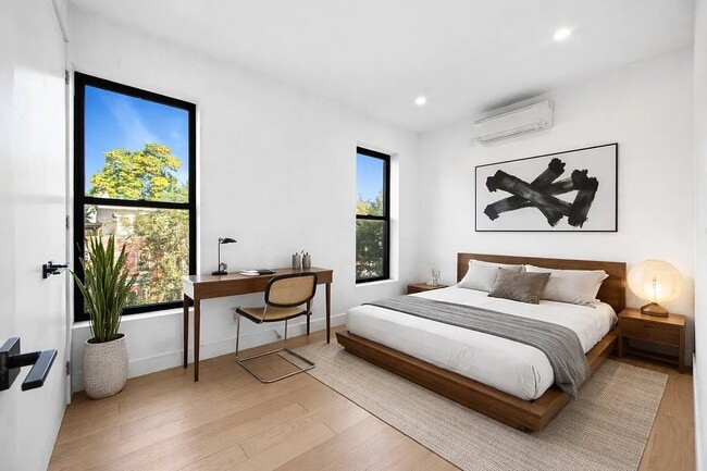 Building Photo - 411 11th St