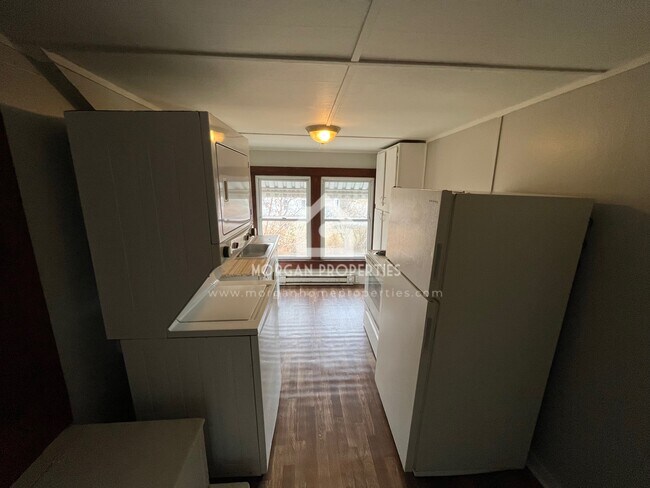 Building Photo - 542 W Wilson Ave