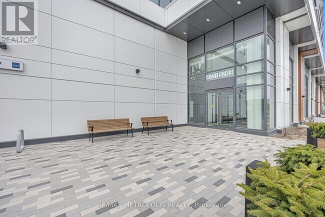 Photo du bâtiment - 9751 Markham Rd