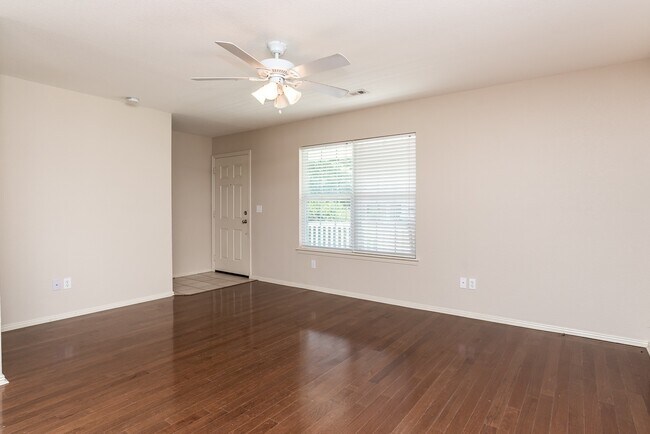 Foto del edificio - 4356 W Serviceberry Dr