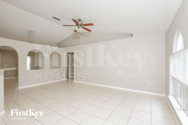 Foto del edificio - 681 Sauders Rd SE
