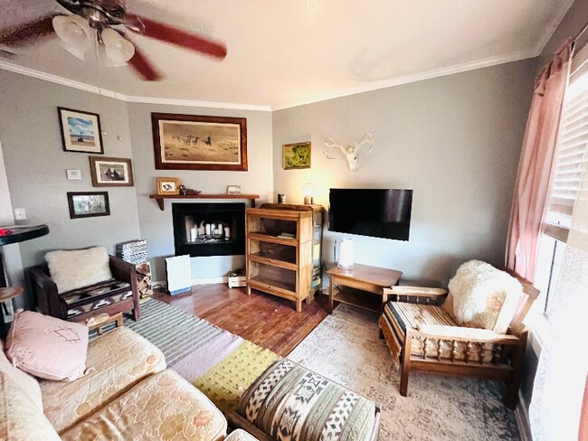 Foto del edificio - 400 S 1st St