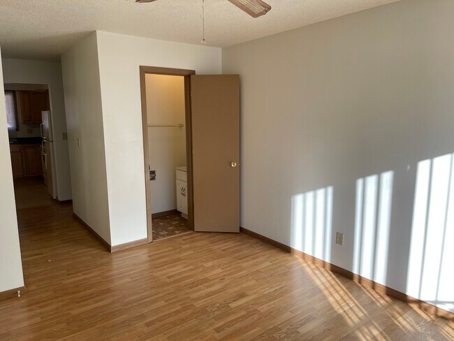 Foto del edificio - 523 N Linn St