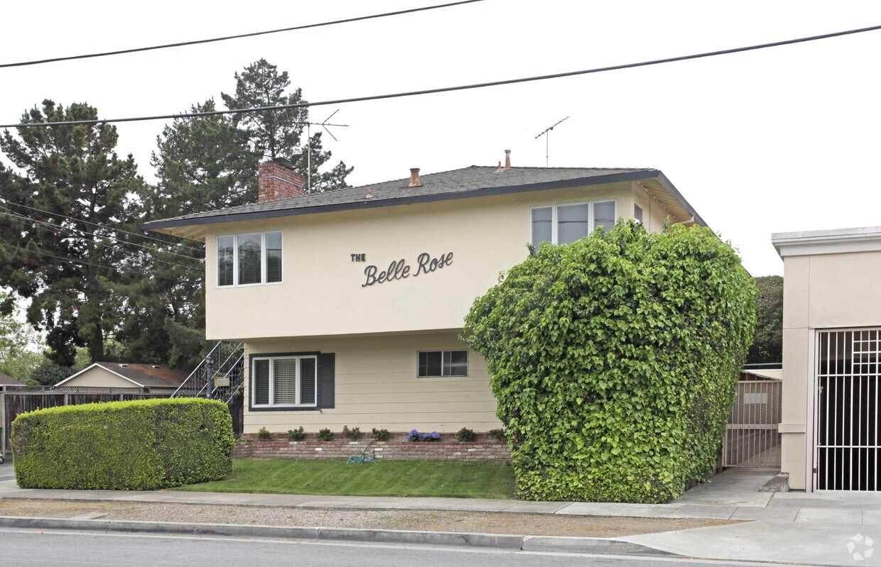 Building Photo - 135 Bellerose Dr