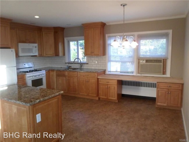 Building Photo - 2 br, 1 bath Apartment - 366 Columbus Ave