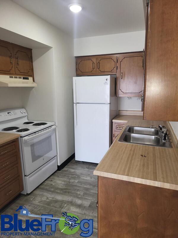 Building Photo - 406 1st St