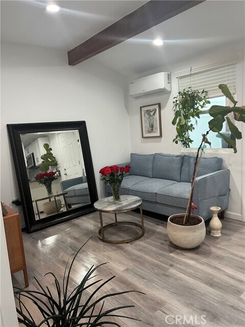 Foto del edificio - 1331 E Whittier Blvd