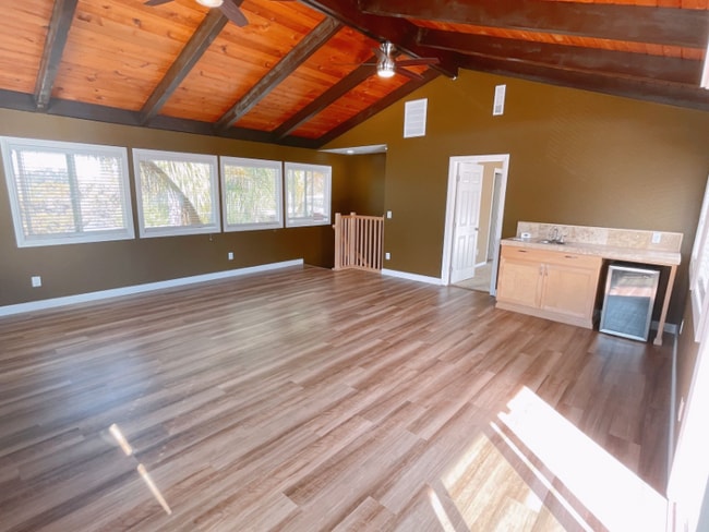 Building Photo - 1336 El Camino Dr